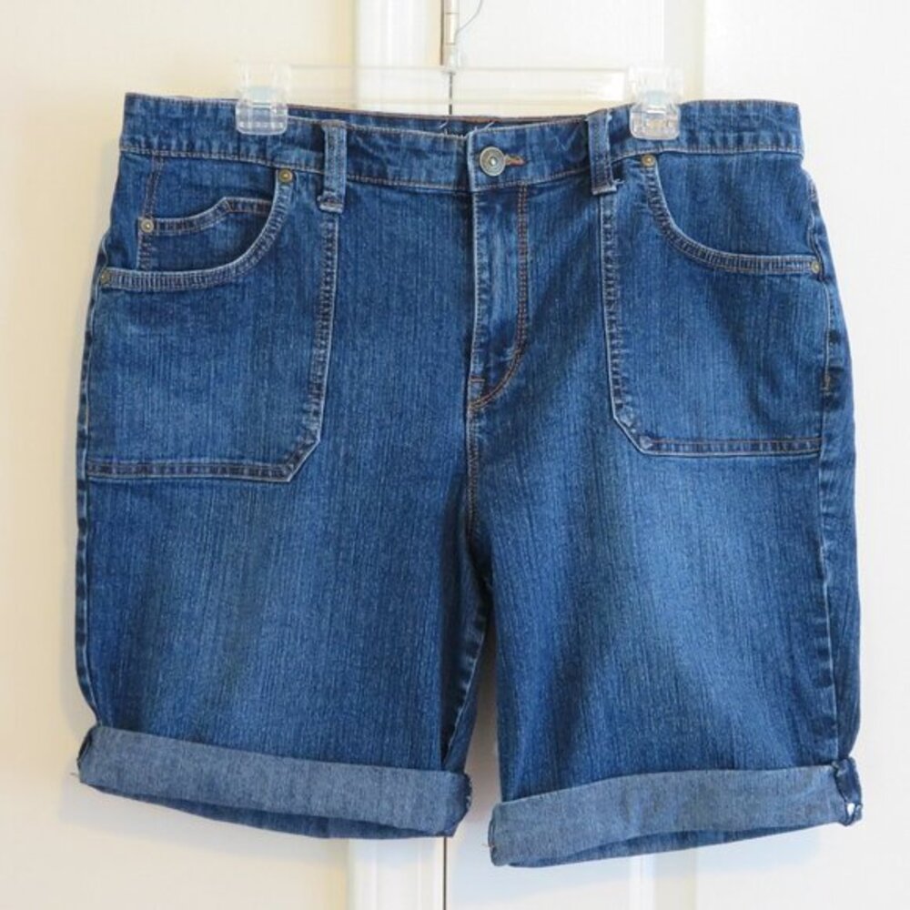 Gloria Vanderbilt Women's Jean Shorts Size 16